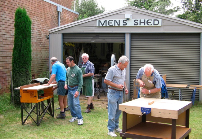 В шотландском городе Гирван выбран оригинальный проект как создание общественной мастерской для мужчин